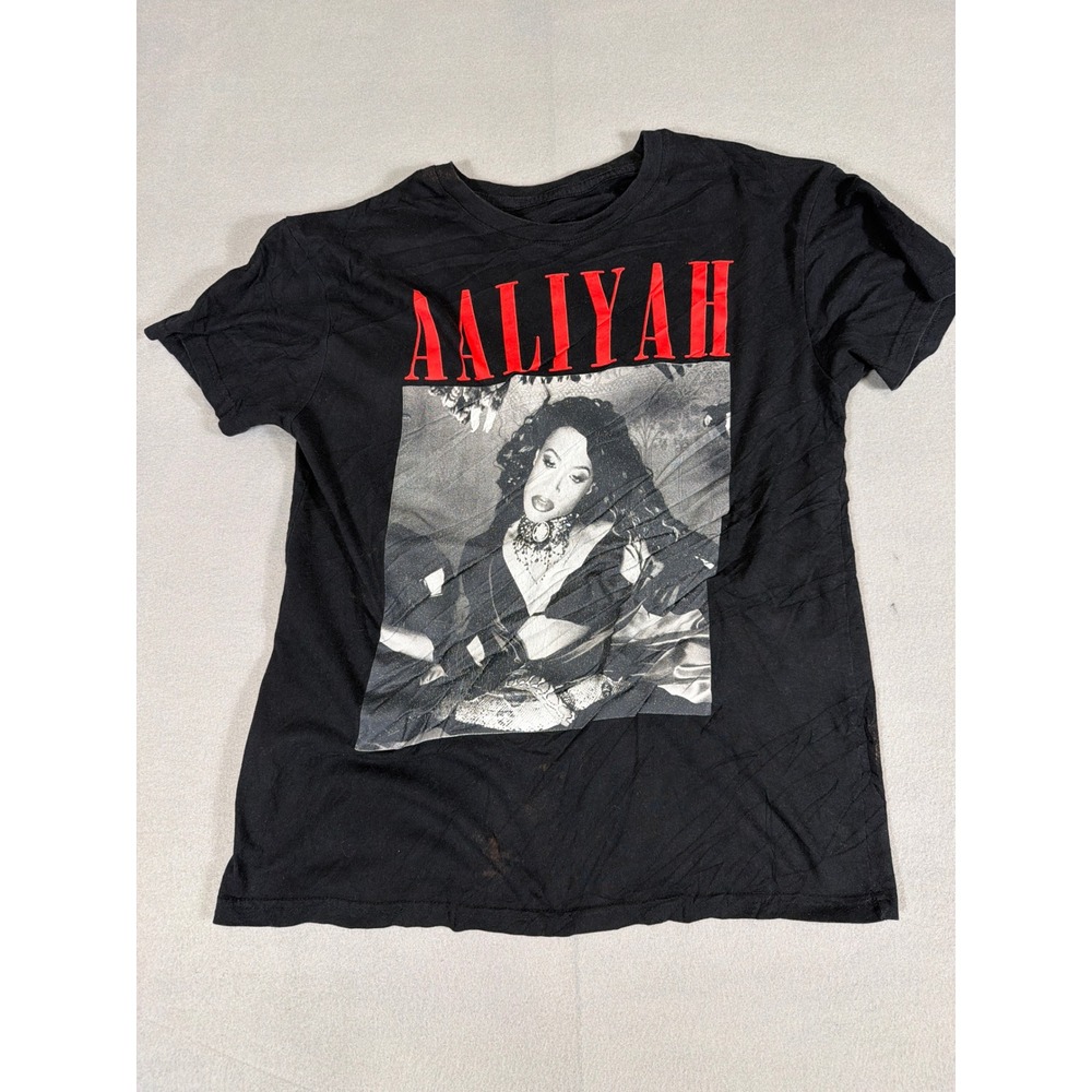 Aaliyah Graphic T-Shirt Black Red Portrait Peace Love R&B Tee Mens Small